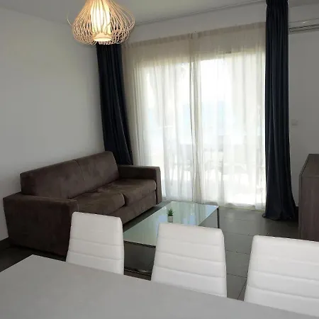 Apartment T3 Vue Baie By Interhome