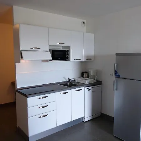 Apartment T3 Vue Baie By Interhome *