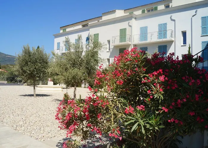 Apartment T3 Vue Baie By Interhome