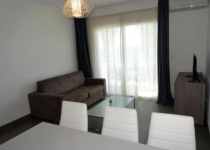 Apartment T3 Vue Baie By Interhome